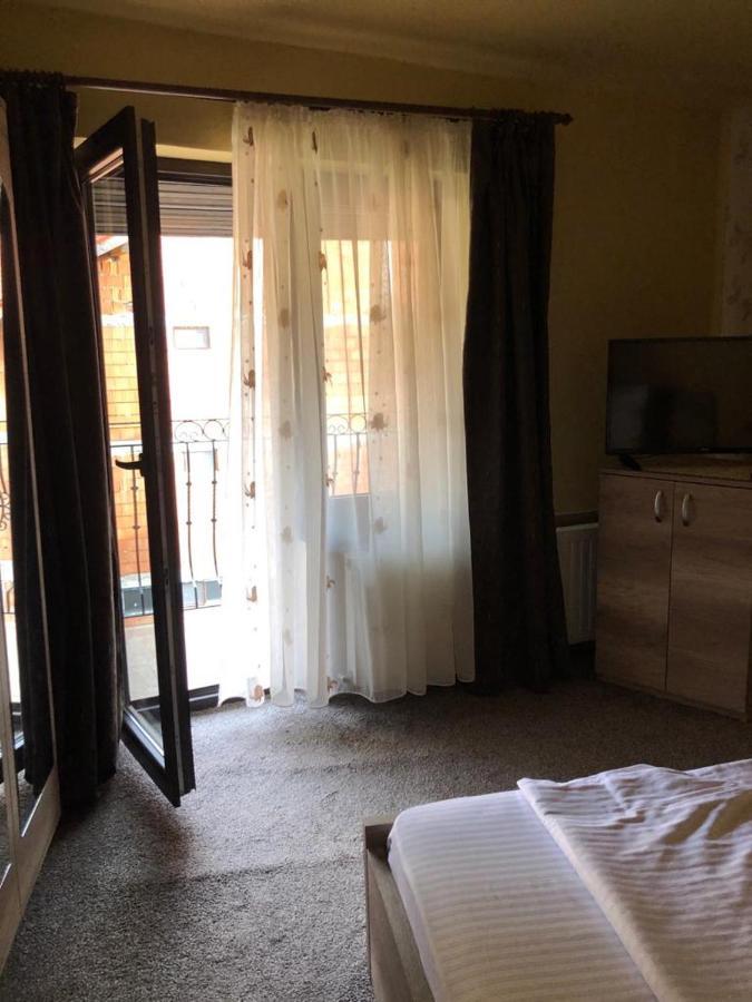Pensiunea Mirela Pestera Ursilor Kiskoh Kültér fotó